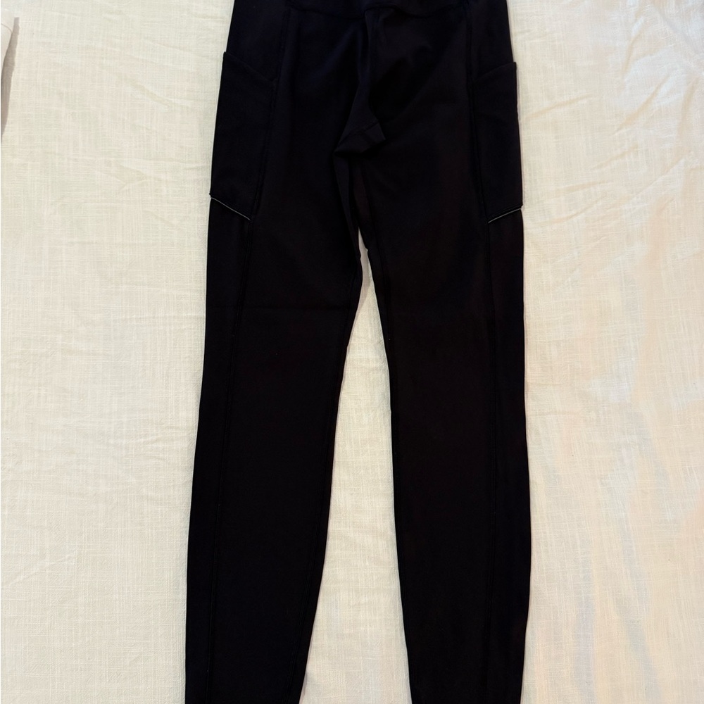 Black Lululemon Leggings with Side Pockets and back zipper